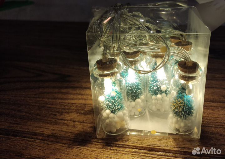 Новогодняя гирлянда ёлочки в бутылочках