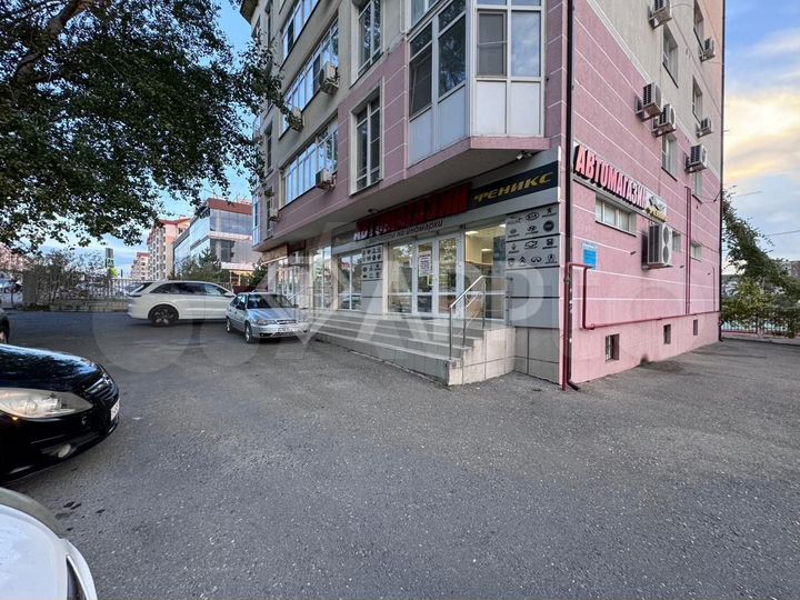 Сдам торговое помещение, 271.5 м²