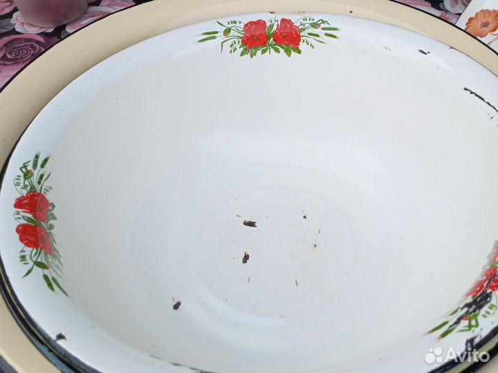 Эмалированный таз