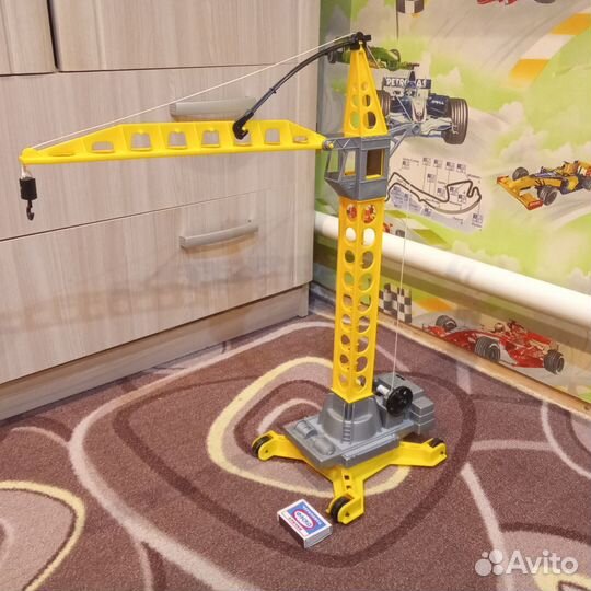 Игрушечный подъемный кран