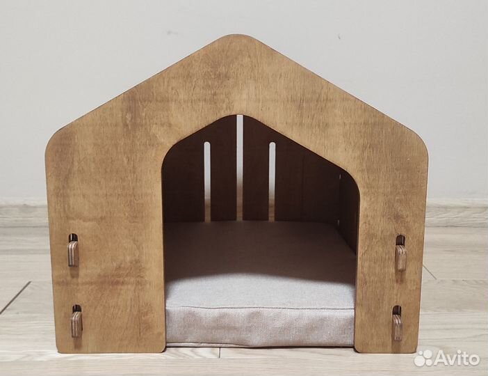 Уютный домик для котиков и маленьких собачек