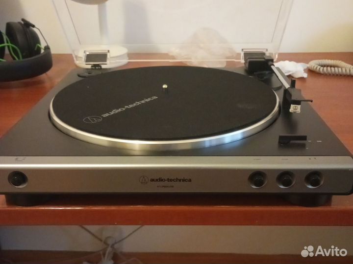 Виниловый проигрыватель AT-LP60Xusb белый