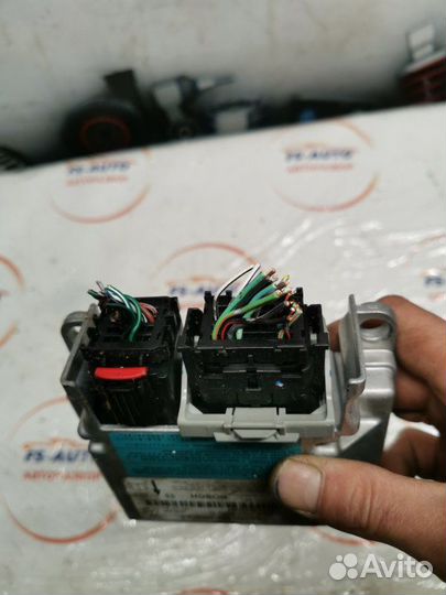 Блок SRS Mazda 3 седан BK 1.6 Z6 2007