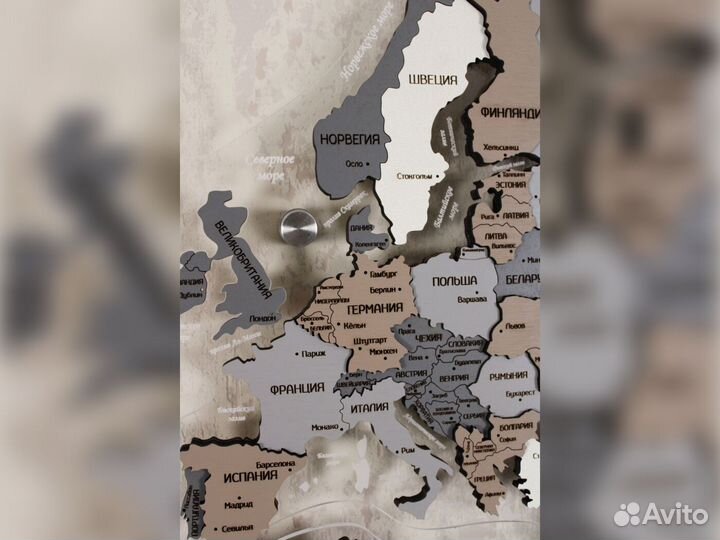 Карта мира из дерева с подсветкой