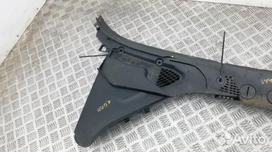 Накладка декоративная (жабо, дождевик) BMW 5 F10/F