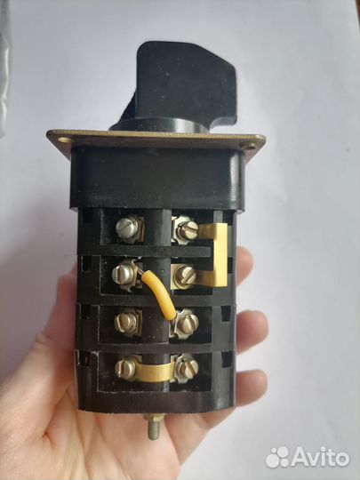 Переключатель коммутационный универсальный