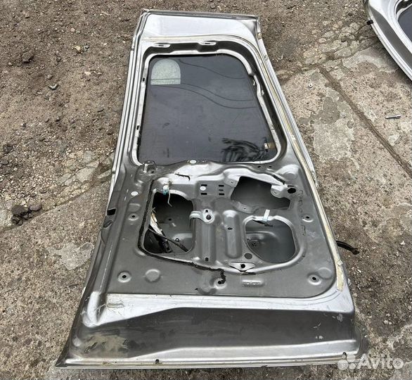 Дверь багажника Toyota Land Cruiser 105