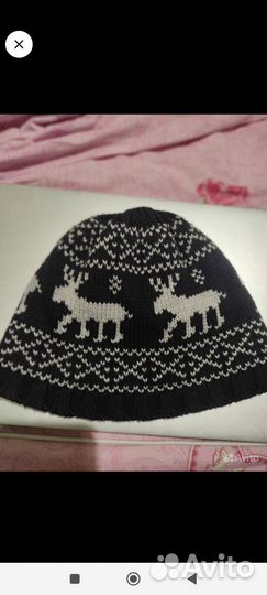 Шапка с оленями