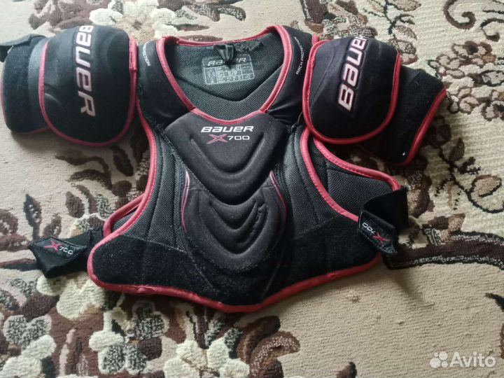 Нагрудник хоккейный bauer x700
