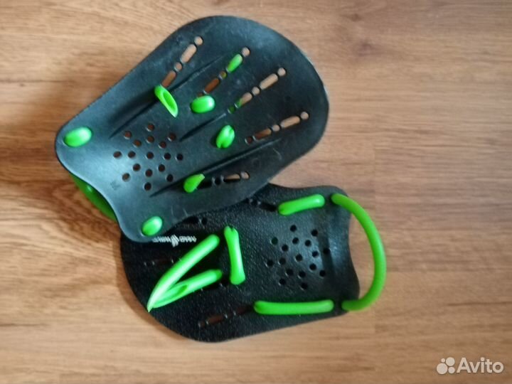 Спортивный инвентарь для тренировок по плаванию