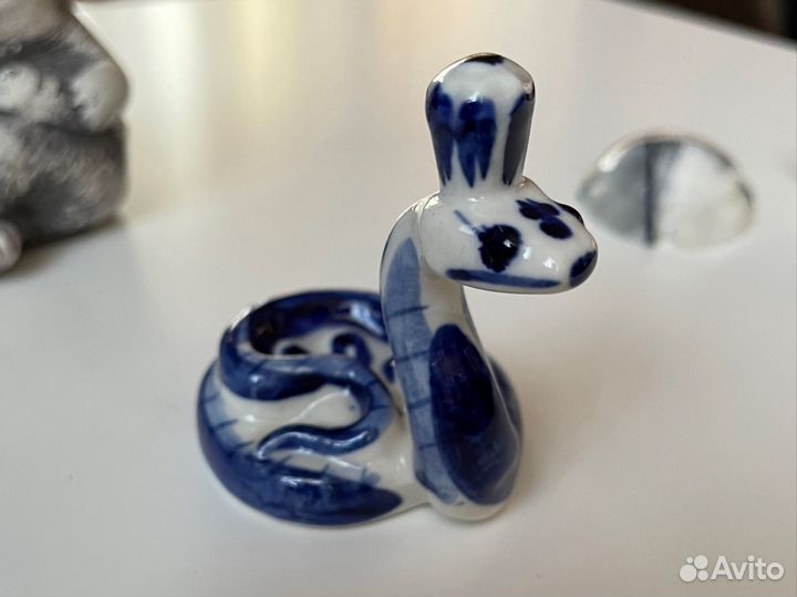 Статуэтки фигурки