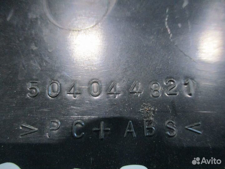 Накладка Iveco 504044821