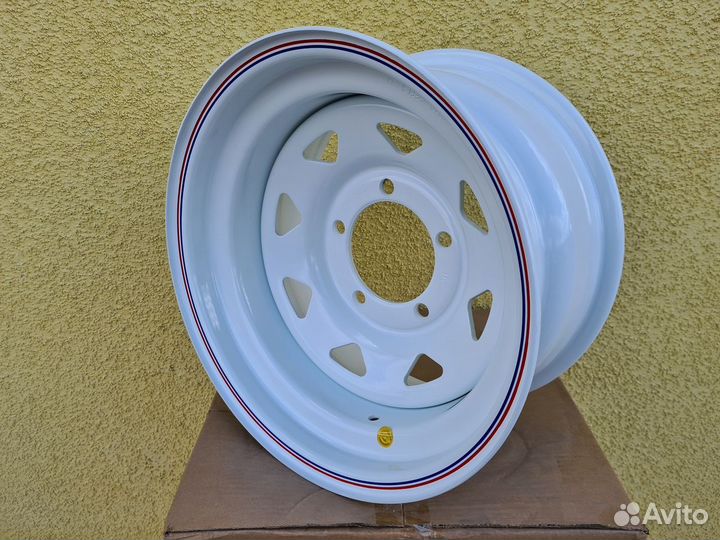 Диск УАЗ стальной белый 5x139,7 8xR15 d110 ET-19