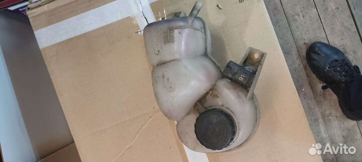 Расширительный бачок Opel Astra F