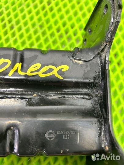 Кронштейн усилителя бампера передний левый Renault