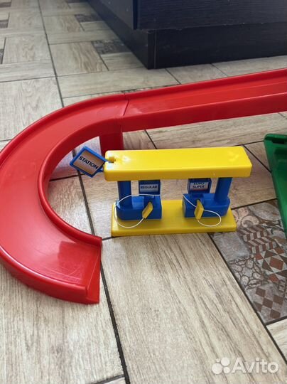 Гараж с дорогой