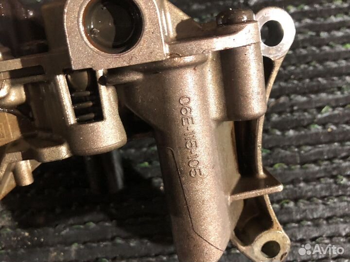 Масляный насос Audi CJW 06E115105