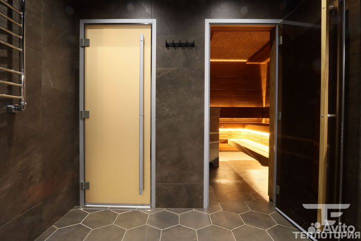 Дверь стеклянная 