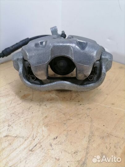 Задний левый тормозной суппорт Мазда 3 BM