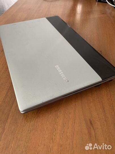 Ноутбук Samsung rv520