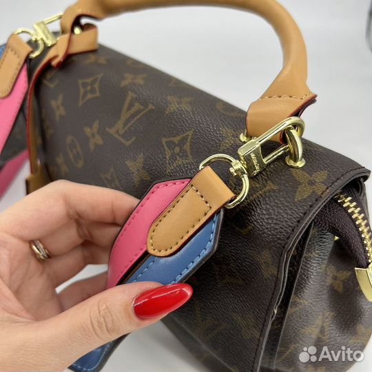 Сумка Louis Vuitton Cluny Mini женская