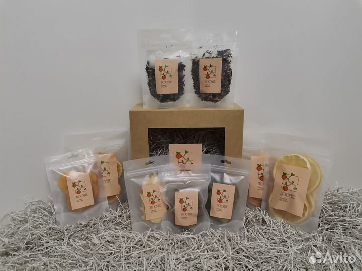 Подарочный набор орехов и сухофруктов 