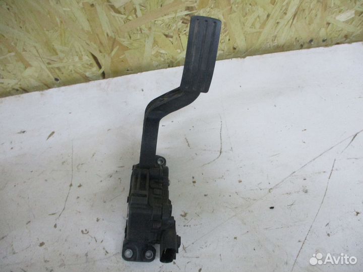 Педаль газа Форд Фиеста 1,4 амт,робот 80л.с. 2008г