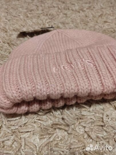 Шапка новая Levi's