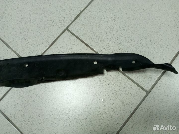 Пыльник левого крыла Land Cruiser 200 (2007-2015)