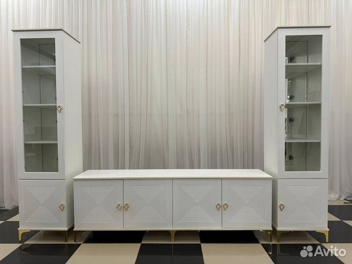 Шкаф в гостиную