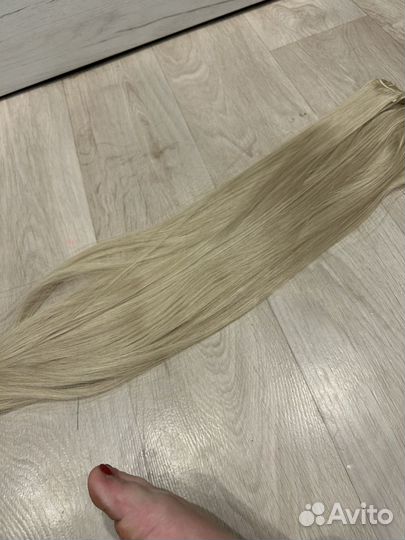 Волосы на заколках блонд