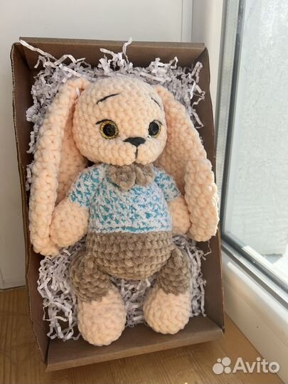 Вязаные игрушки Зайка
