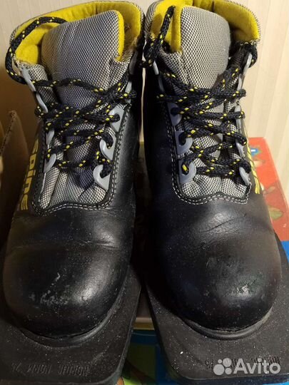 Лыжные ботинки