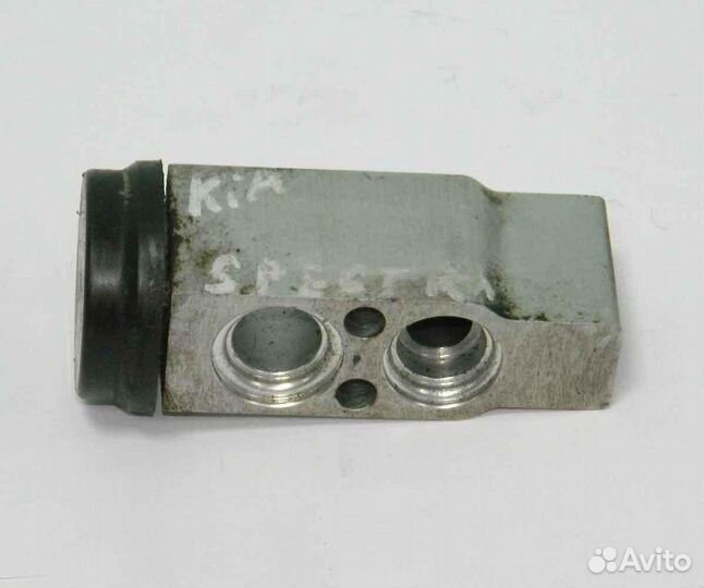 Клапан кондиционера Kia Spectra