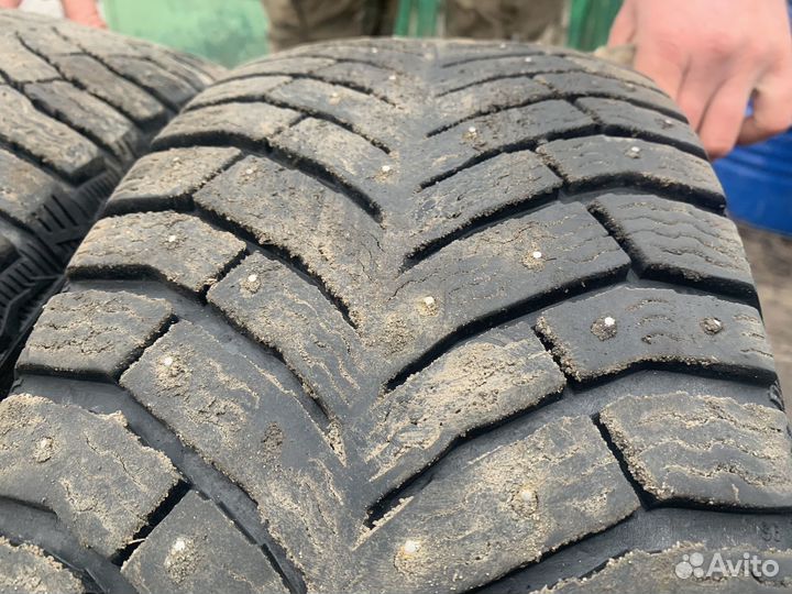 Michelin X-Ice North 4 215/60 R17
