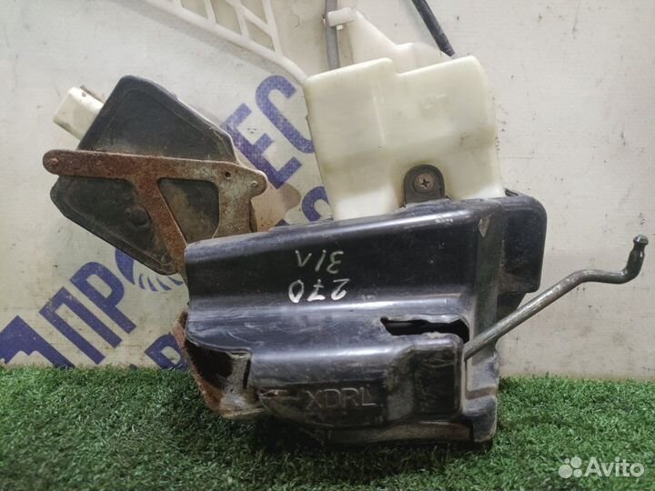 Замок двери задний левый Hyundai Elantra 3 Xd2