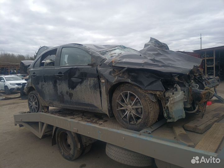 В разборе Mitsubishi Lancer 10