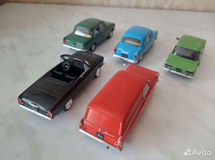 Модель автомобилей Москвичи и ижи