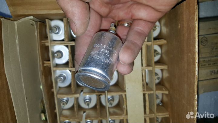 Конденсатор К50-20 25в 2000 мкф