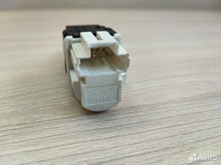 Датчик педали тормоза Renault Sandero Stepway