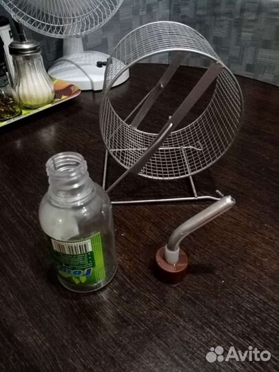 Беговое колесо и поилка для грызунов