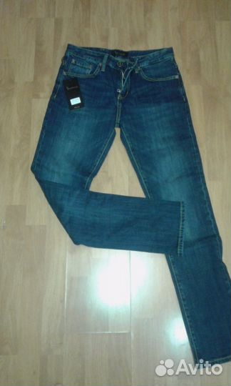 Фирменные джинсы