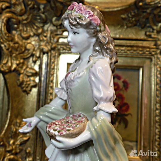 Королева Мая.Royal worcester.Статуэтка.Фарфор