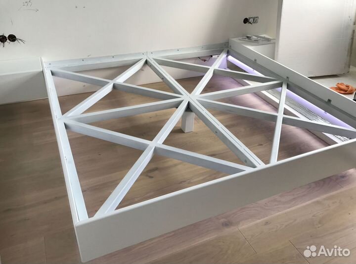 Парящая кровать от производителя