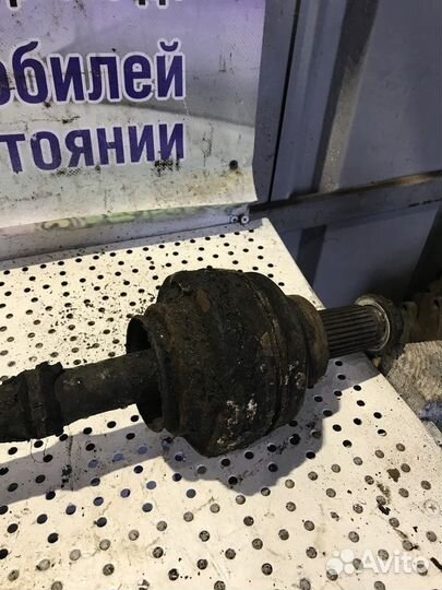 Привод задний левый BMW 7 серия