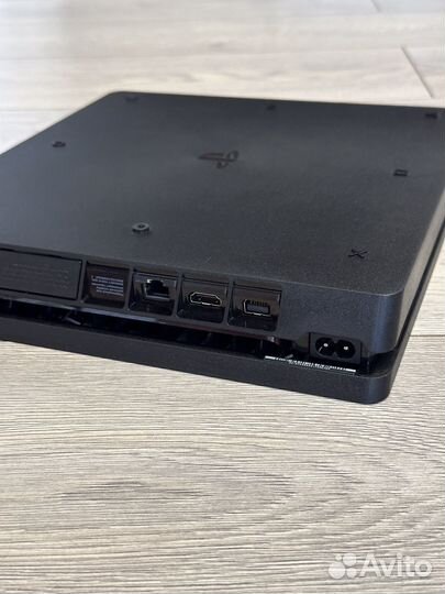 Игровая приставка Sony PlayStation 4 Slim / PS4