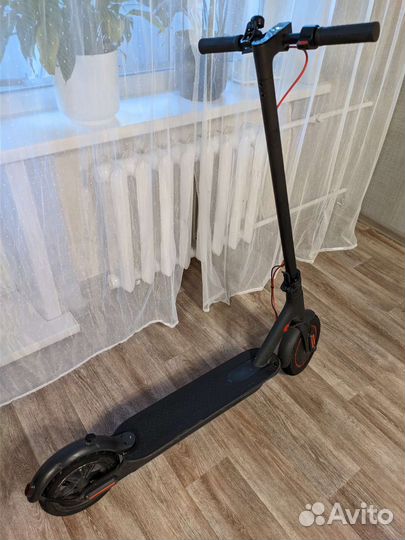 Электросамокат Xiaomi m365 Pro (оригинал)