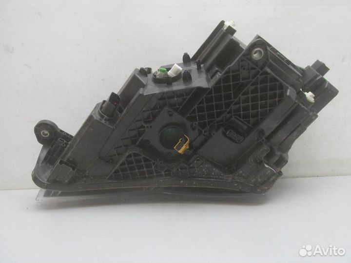 Фара правая Skoda Superb