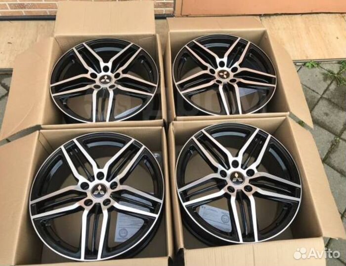 Новые литые диски R18 на Mitsubishi Outlander