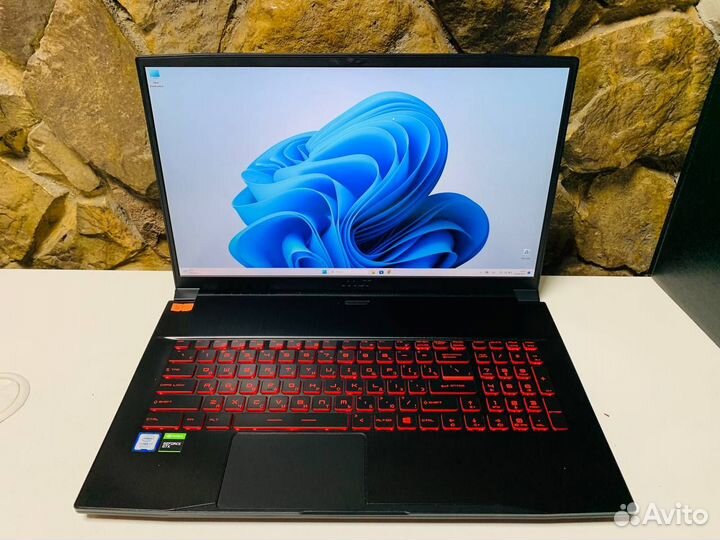 Ноутбук MSi 17.3